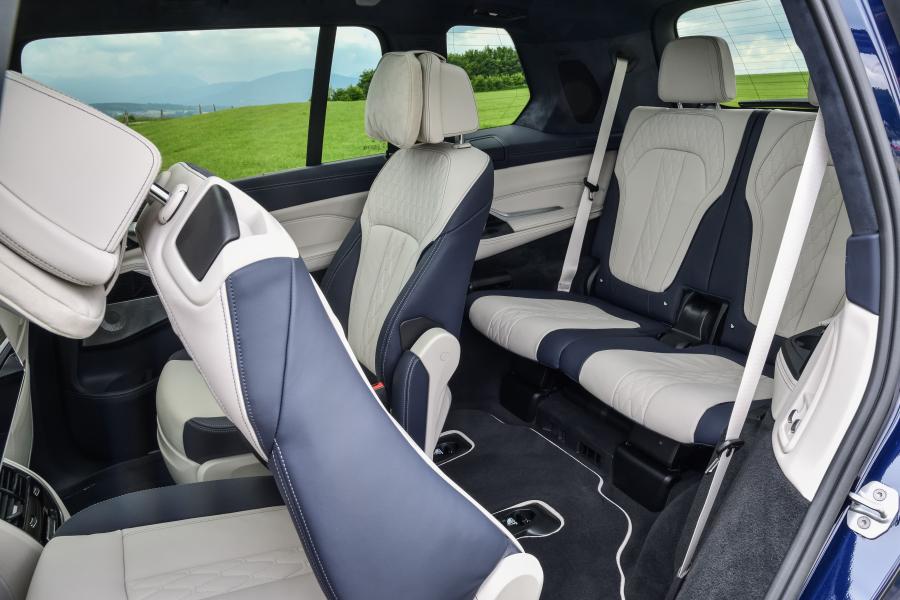 Интерьер BMW X7 M50i (G07) 2019 года  (WW) (фото 31 из 36)